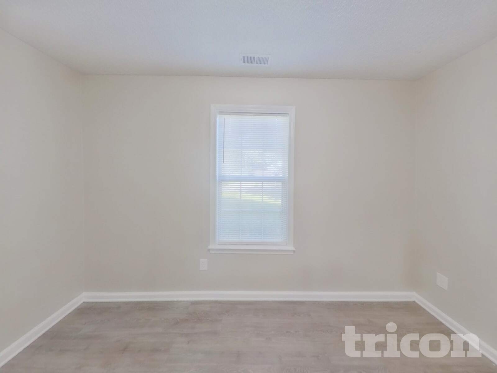 Building Photo - 5001 Alexis Dr