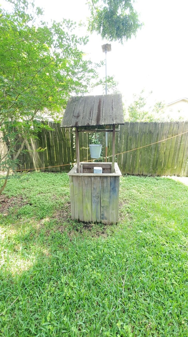 Building Photo - 942 Grand Jct Dr