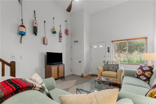 Building Photo - 26-30-30 W Narragansett Ave