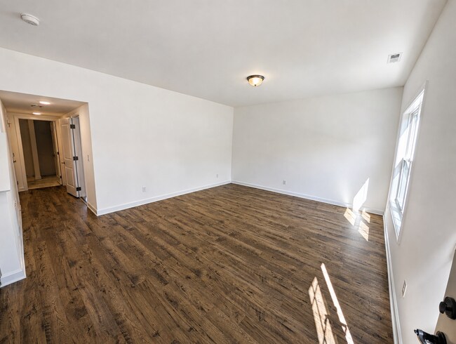 Building Photo - Modern Blacksburg Townhome with Garage, Balcony, Internet & Water Included with the Rent