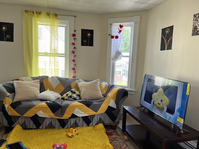 Building Photo - 15 Gershom Ave