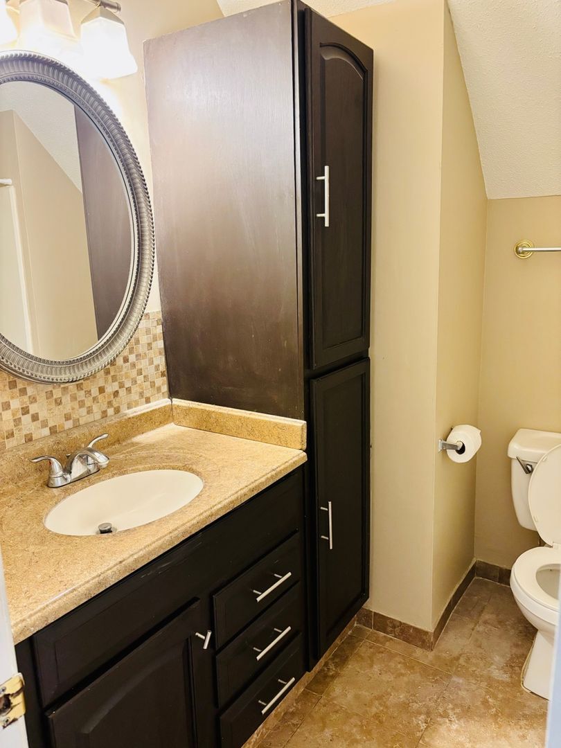 Building Photo - 415 Plantation Ct