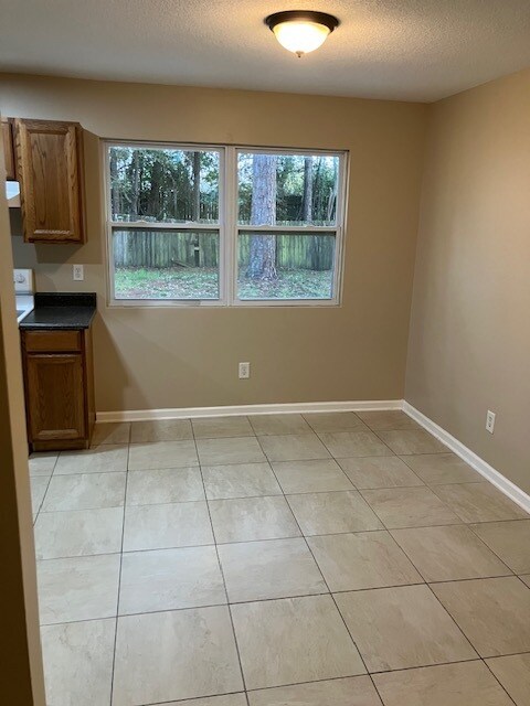 Building Photo - 1492 El Sereno Pl
