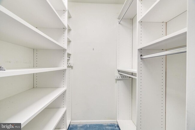 Building Photo - 1602 Hawthorne Ct