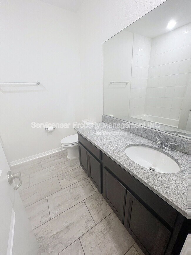Building Photo - 11634 Woodleaf Dr