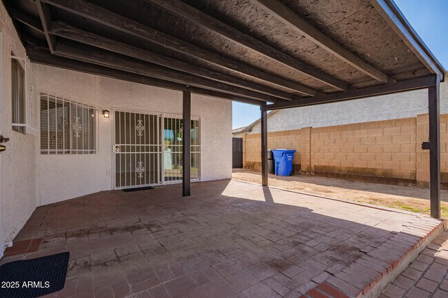 Building Photo - 1754 E Alta Vista Rd