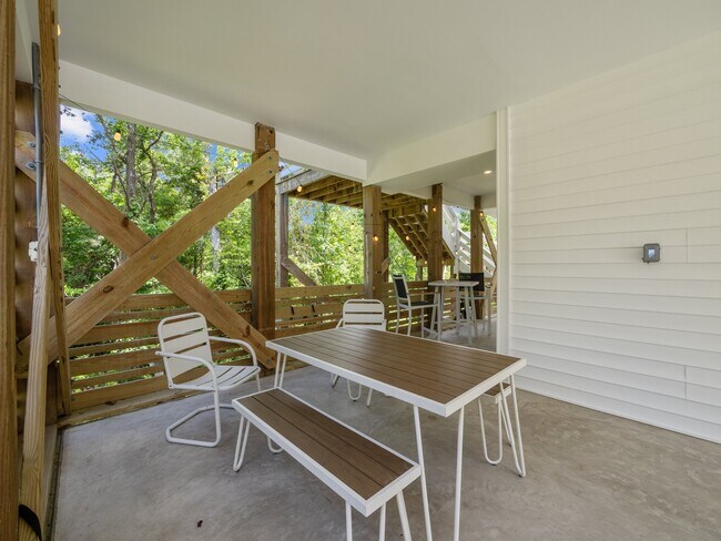 Building Photo - 408 Celtic Ash St