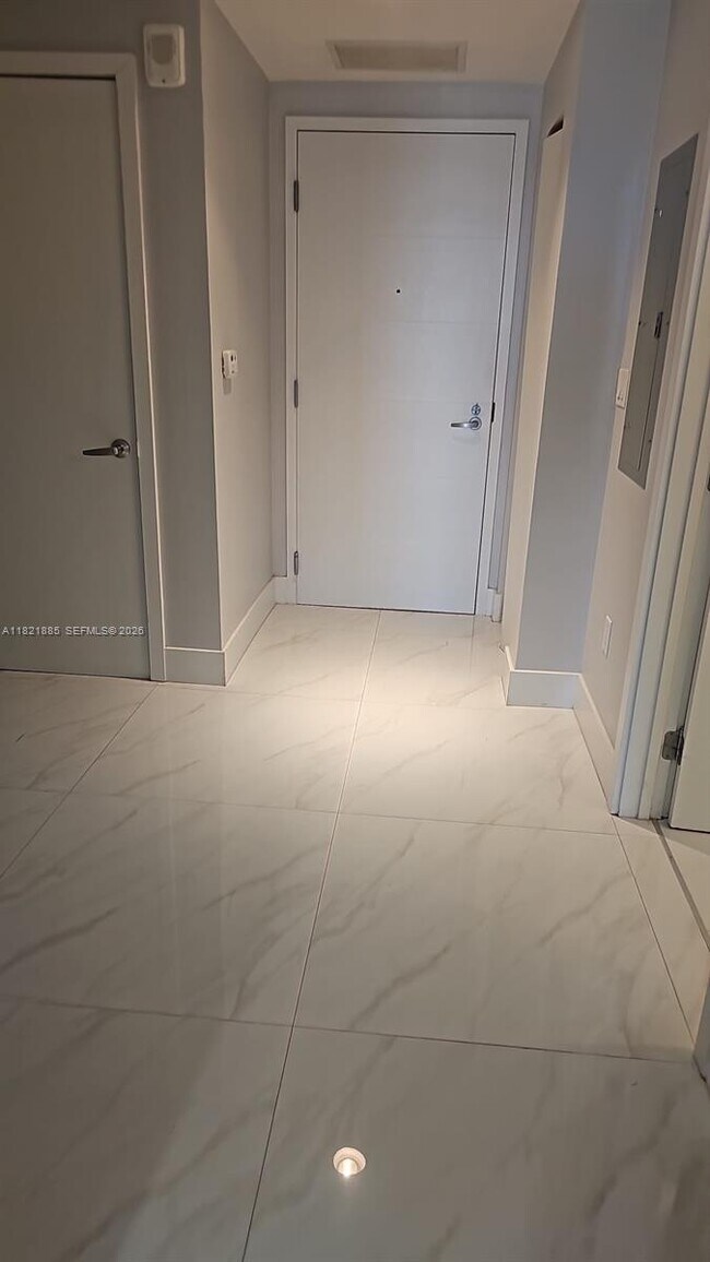 Building Photo - 16385 Biscayne Blvd