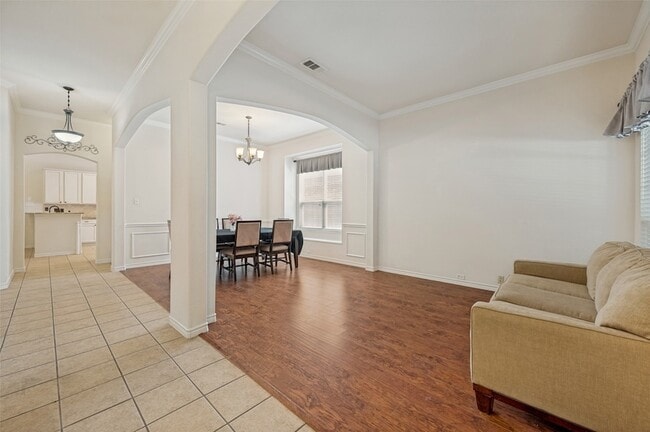 Building Photo - 1615 Bur Oak Dr