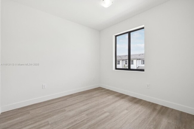 Building Photo - 1280 N Flagler Ave