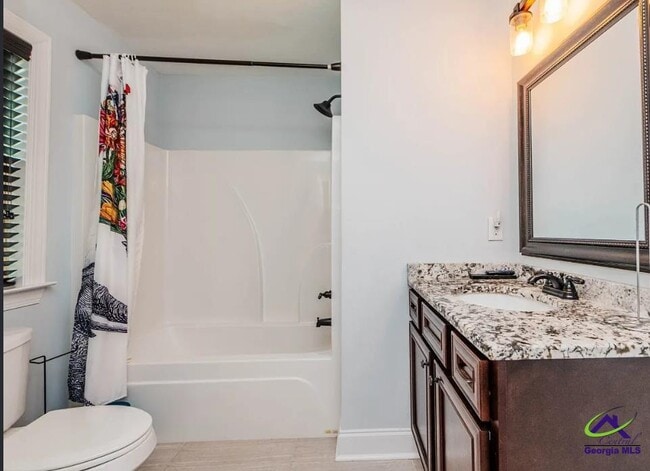 Building Photo - 111 S Carmenville Dr