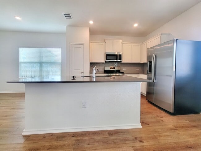 Building Photo - 7232 Dancing Wind Ln