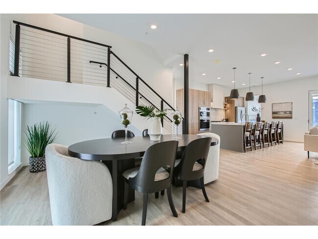 Building Photo - 4 West Dr