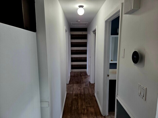 Building Photo - 1968 E 5850 S