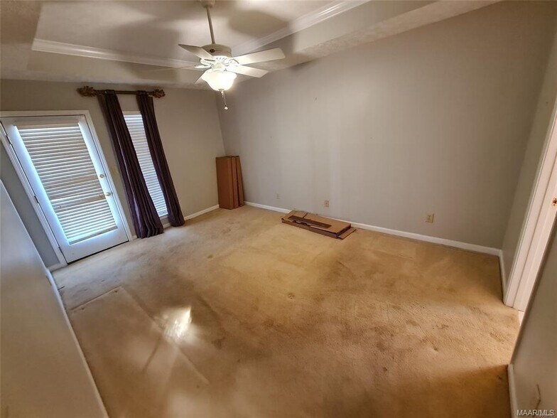 Building Photo - 6604 English Oak Ct