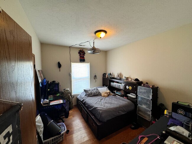 Building Photo - 3 Bedroom Home in Quiet Cul-de-sac!