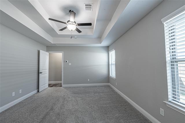 Building Photo - 325 Paloma St