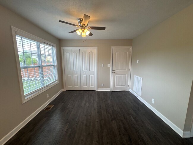 Building Photo - 612 Fox Path Ln