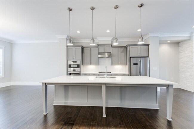 Building Photo - 4304 Walsh Dr