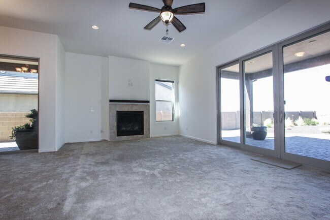 Building Photo - Application Pending- Two Bedroom Plus Den Home in Granite Dells Estates