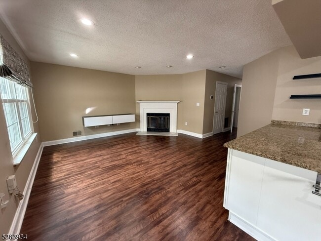 Building Photo - 88 Sapphire Ln