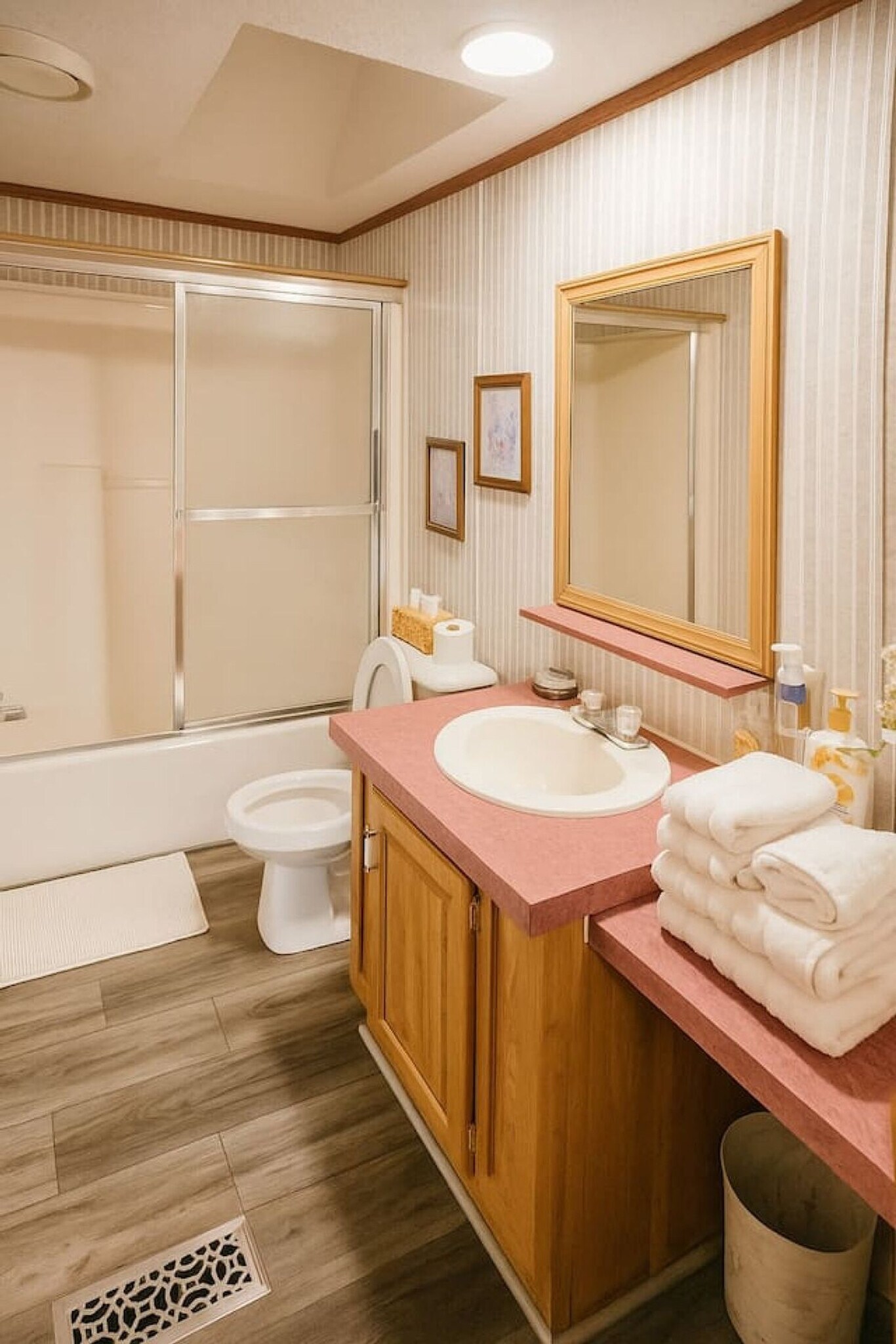 Building Photo - 44 Heinle Rd