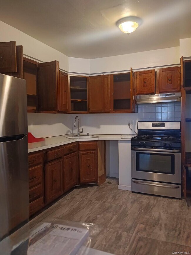 Building Photo - 84-03 Chapin Pkwy