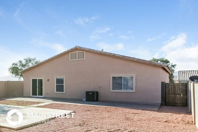Building Photo - 7102 W Hess Ave