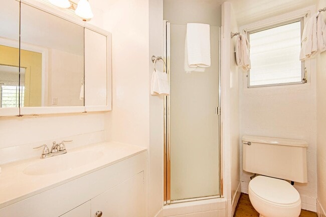 Building Photo - Diamond Head Ambassador #201