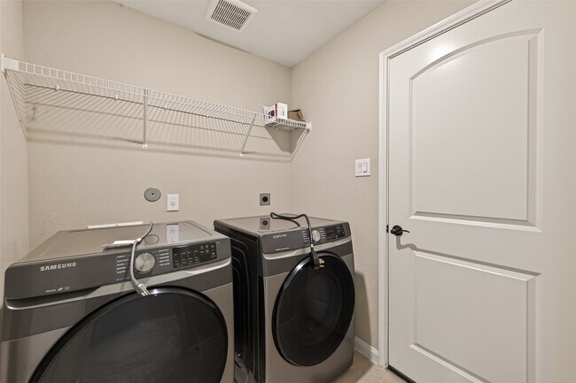 Building Photo - 21218 Echo Manor Dr