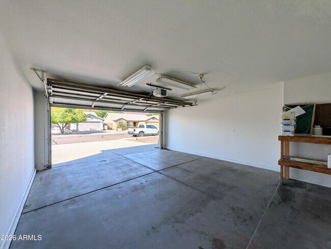 Building Photo - 8639 W Fullam St