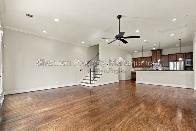 Building Photo - 1108 Peveto St