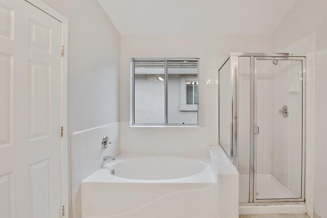 Building Photo - 408 Hansen Cir