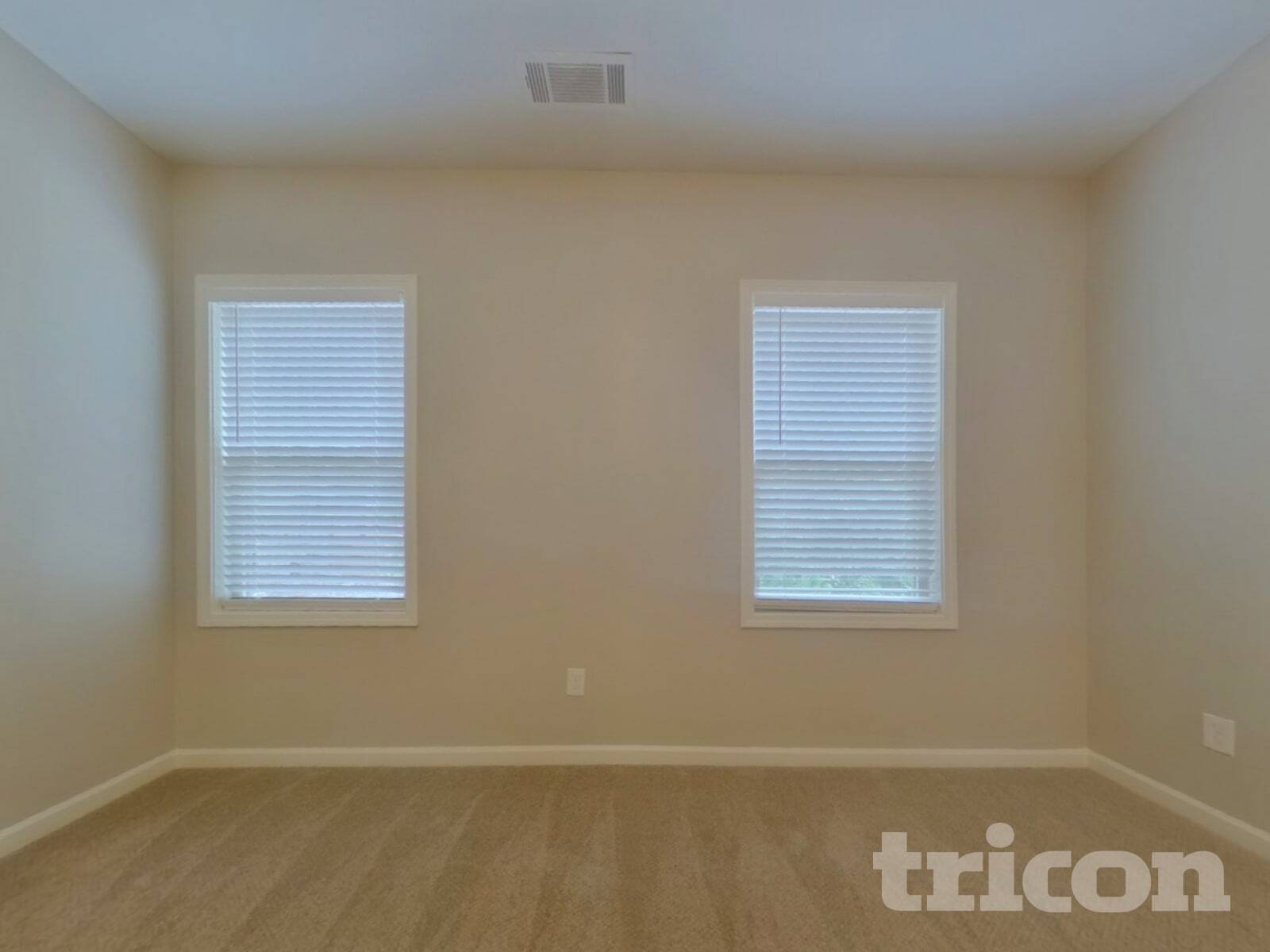 Building Photo - 218 Evergreen Way