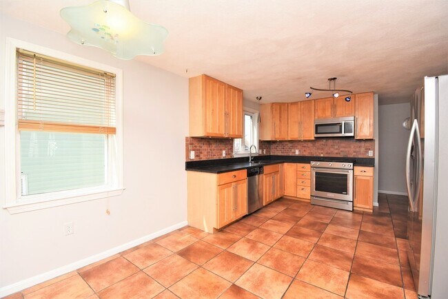 Building Photo - 191 Adams St