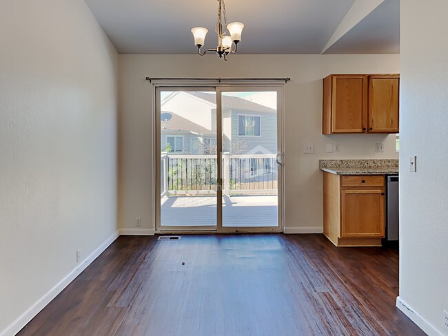 Building Photo - 6627 Sonny Blue Dr