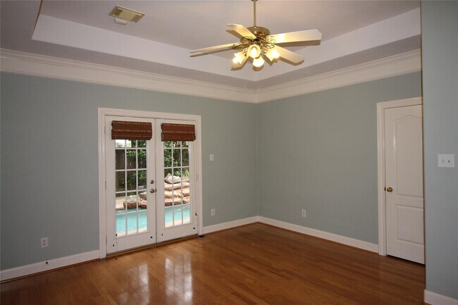 Building Photo - 1648 Lakeside Enclave Dr