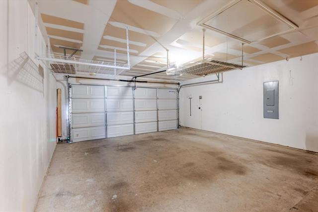 Building Photo - 2720 Alpena Dr