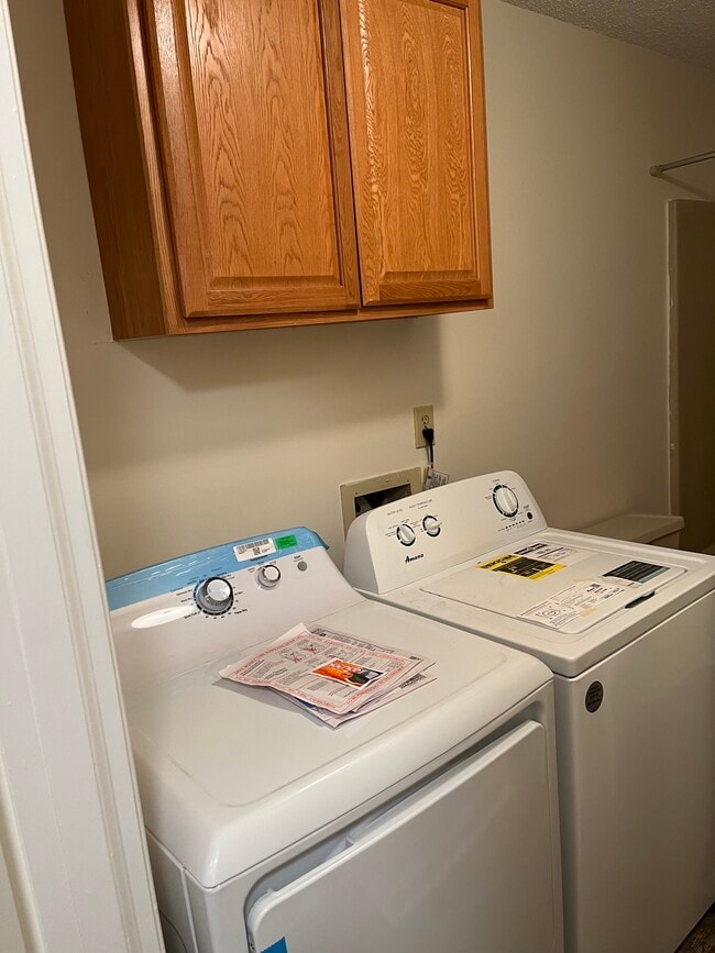 Washer/dryer included - 403 Hobbs Rd SE