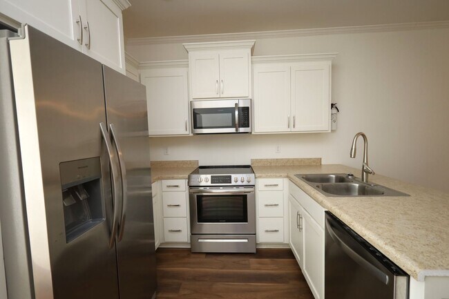 Building Photo - 2304 Mimosa Dr