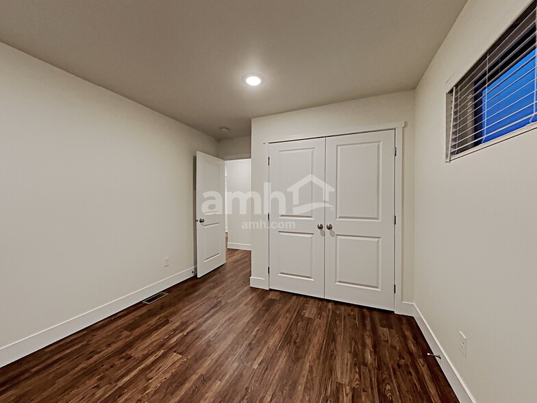 Building Photo - 33130 Ten Trails Pkwy