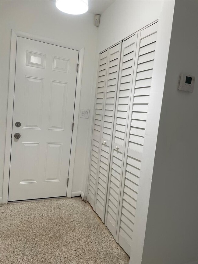 Building Photo - 2656 SW 28th Ct