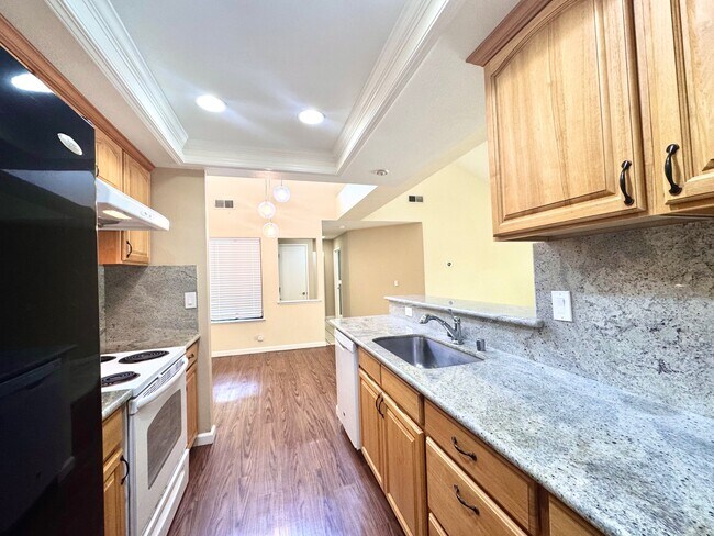 Building Photo - 6436 Buena Vista Dr