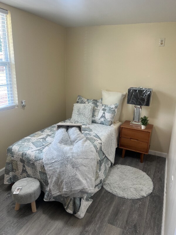 Building Photo - 2890 Parkwood Rd