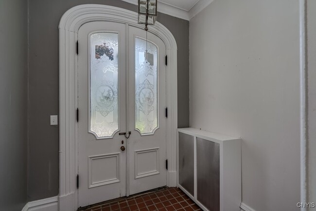 Building Photo - 160 Ten Eyck St