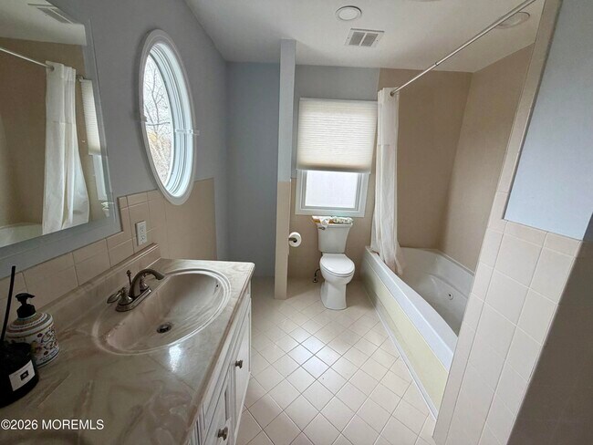 Building Photo - 41 Brookwillow Ave