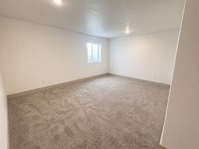 Building Photo - BEAUTIFUL 4 BED 3 BATH HOME IN REXBURG WITH CONNECTED OFFICE & SEPARATE ENTRANCE