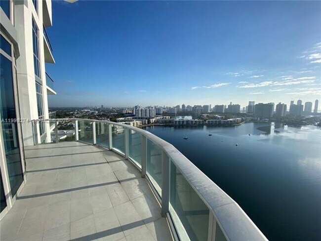 Building Photo - 17301 Biscayne Blvd