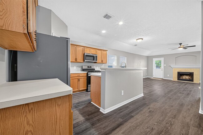 Building Photo - 8010 Indian Desert Dr