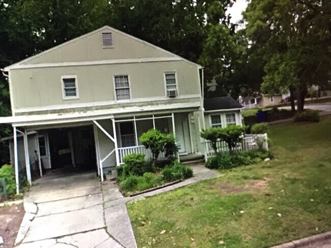 Primary Photo - 700 E 1st St